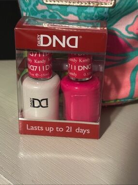 DND Daisy Nail Polish Duo - Hot Pink DND711 “Kandy”